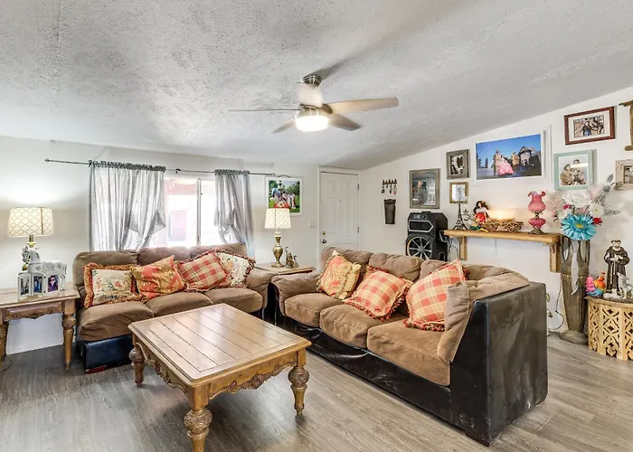 Great For Families! Mtn-view Getaway In
