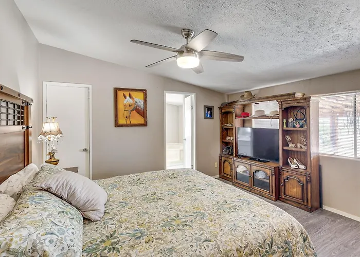 Great For Families! Mtn-view Getaway In