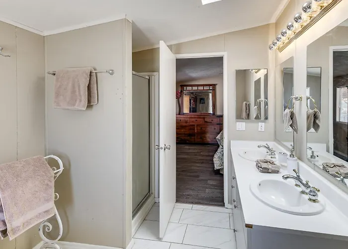 Great For Families! Mtn-view Getaway In Holiday home *