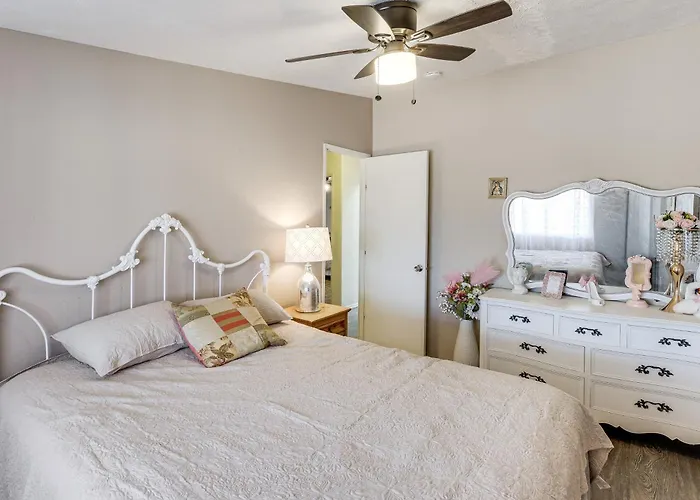 Great For Families! Mtn-view Getaway In