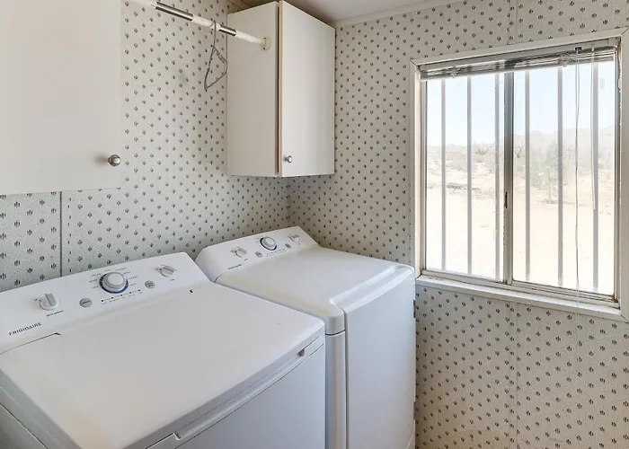Great For Families! Mtn-view Getaway In
